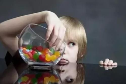 豆子粥|儿科医生:孩子睡前,常吃的4样食物别碰,容易积食不长个!