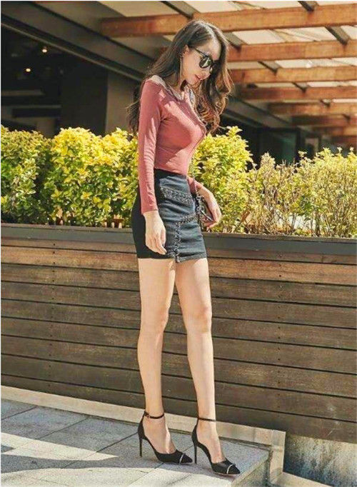 甜美可爱|时尚大气的短发美女,休闲短袖搭配绿色裙子,散发着青春魅力