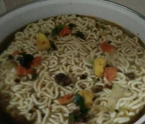 营养价值|方便面里的牛肉粒,真的是牛肉制作的吗实情有点出人意料
