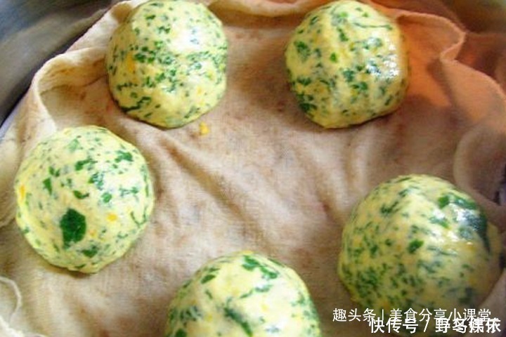 玉米面别再做小饼、熬粥了，教你做成馒头，暄软好吃，全家都爱吃
