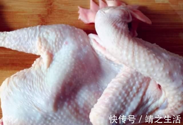 焖鸡|鸡肉新做法，比烧鸡好吃比盐焗鸡简单，金黄诱人皮滑肉嫩，还流油