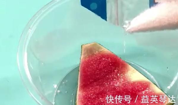 西瓜皮上滴点洗洁精,解决了家家户户夏天的烦恼,现在知道还不晚