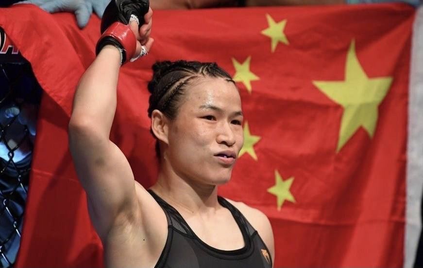 尼克斯|张伟丽二番战来了，复仇胜算如何？心情大好，晒尼克斯定制版球衣