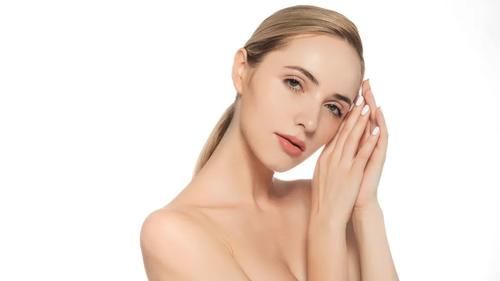 毛孔粗大有四大原因，要用对护肤方式！