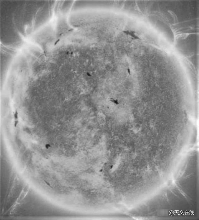 尘埃云 变暗，爆炸？参宿四的传奇——天上那颗不死的星