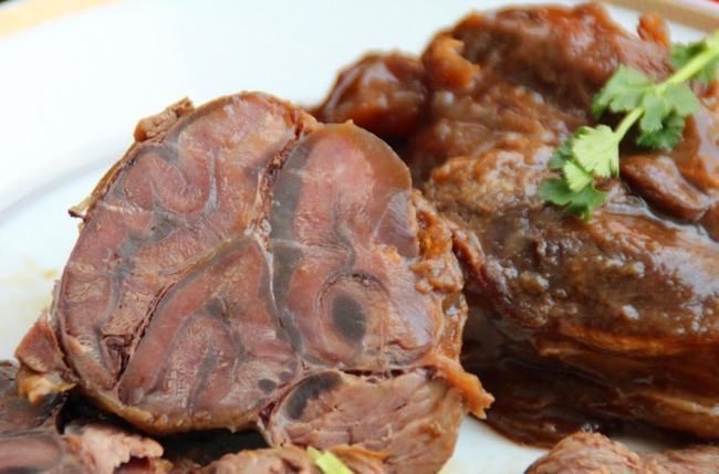 酱牛肉怎么做才好吃?教您详细做法,切片不散,酱香浓郁有嚼劲