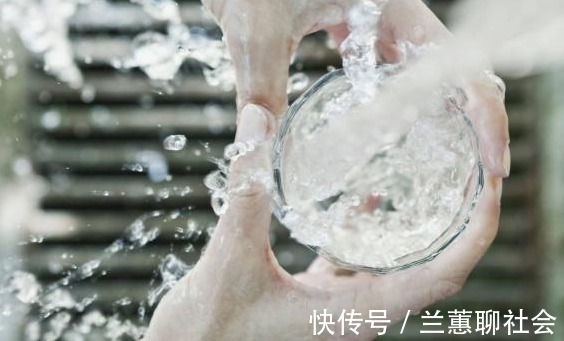 中老年人|晨起5个“短命习惯”,你做过几个若都不占,恭喜你健康易长寿