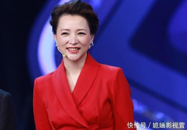 李思思正式接棒董卿,成新晋央视综艺一姐,气场不够造型来凑
