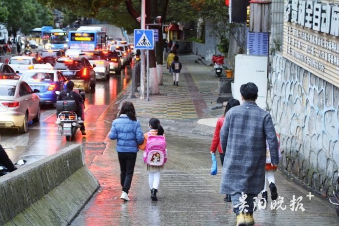 “神兽归笼”！直击贵阳开学首日