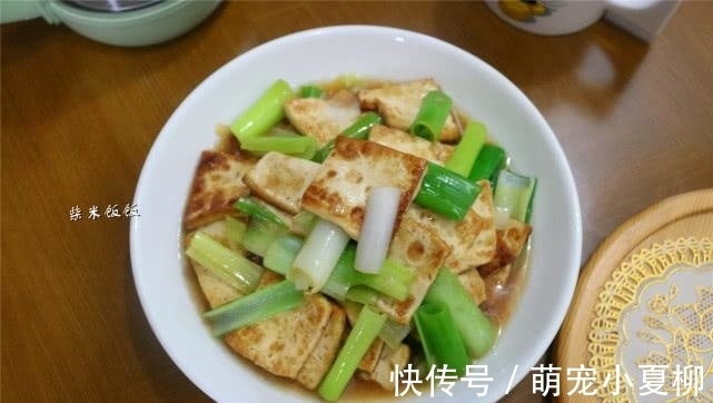 大葱|这两种食材是绝配，一香一鲜，简单一炒，比肉还好吃
