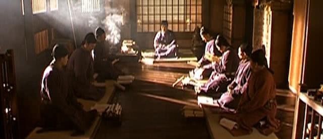 初年|在唐朝初年的尚书省，“左仆射”和“右仆射”哪个官更大？