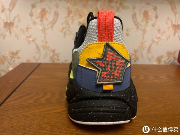 学生时代|鸿星尔克【20周年庆奇弹纪念款】跑鞋运动鞋开箱测评