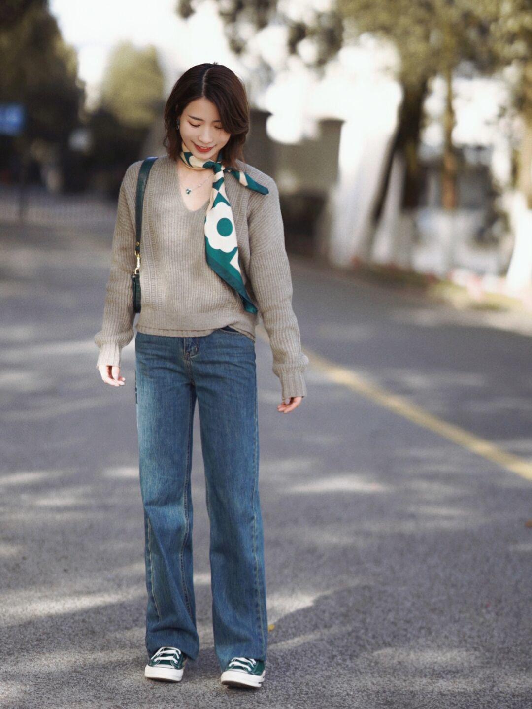 质地 衣服好看不全看身材,选款很重要,这些“毛衣”looks分享给你