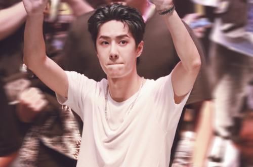 粉丝们|星光大赏彩排名单没肖战，无节目直接走红毯领奖？王一博表演舞蹈