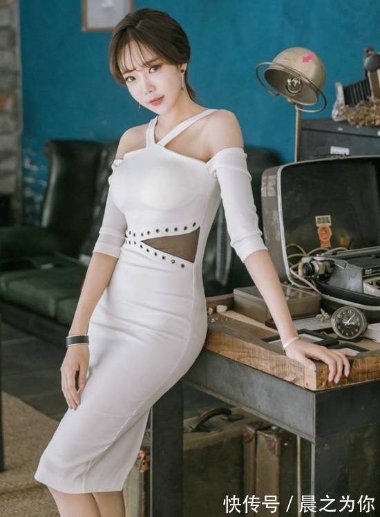 版型 -都市韵味的紧身裙美女,给人成熟优雅的气质,魅力十足!