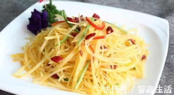炒土豆丝,放醋时机很重要,学会2技巧,出锅鲜亮脆爽,酸辣入味
