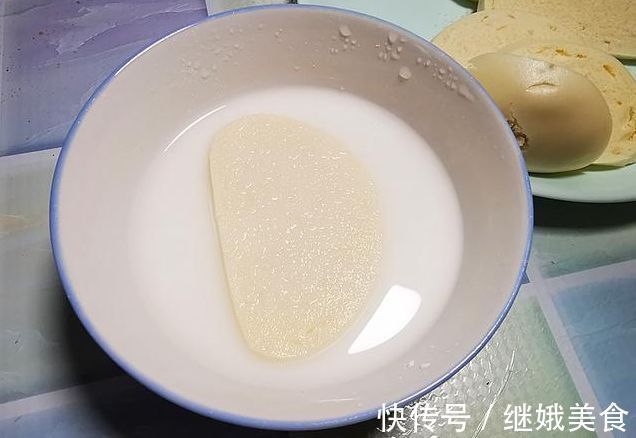 冷藏|炸馒头片,不要裹蛋液,巧用一个料,馒头片更酥脆,吃着不油腻
