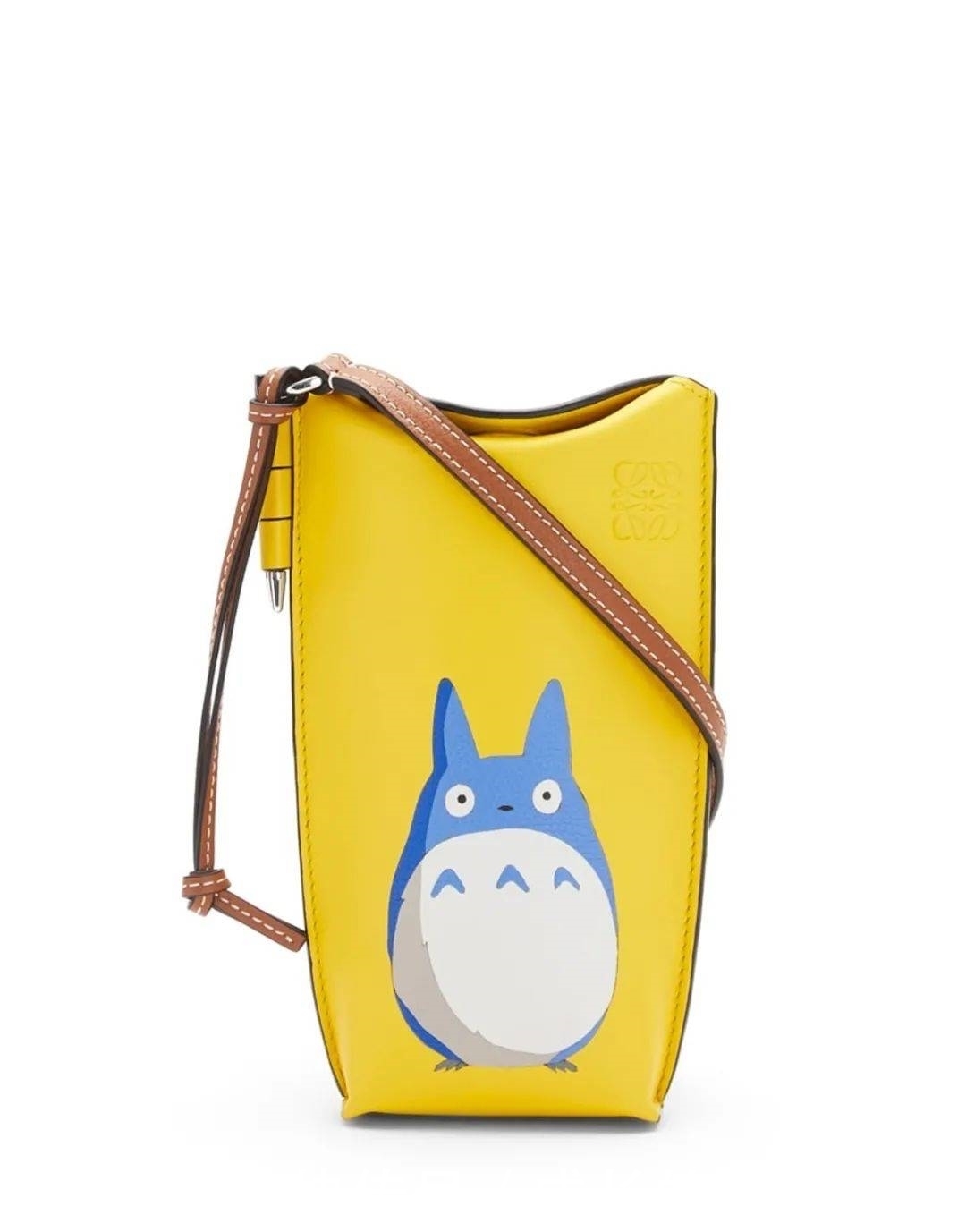 LOEWE即将带来《龙猫》系列合作,下月正式发售!