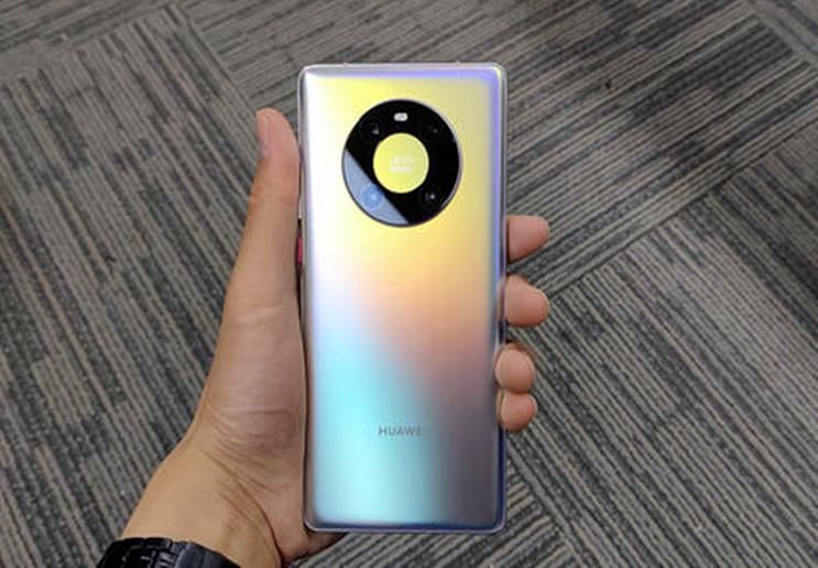 Mate40Pro|华为Mate40和Mate40Pro怎么选？看完评测，内行人告诉你