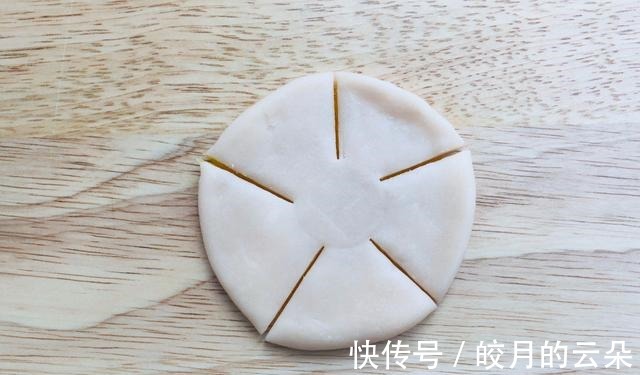 下午茶|颜值高又好吃的桃花酥，制作简单，可口美味！