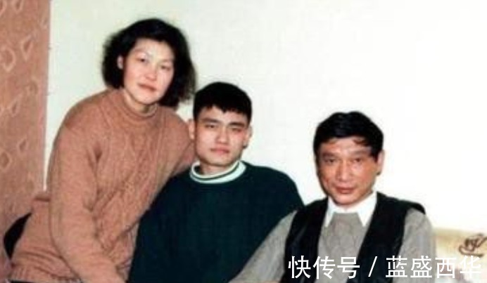 姚明|易建联背后到底谁在撑腰顶风作案为耐克签名,姚明反击大快人心!