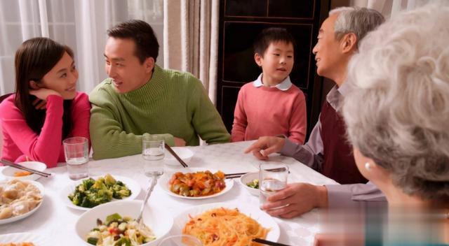 父母|孩子有这3种举动,说明孩子“情商低”,父母早纠正还来得及