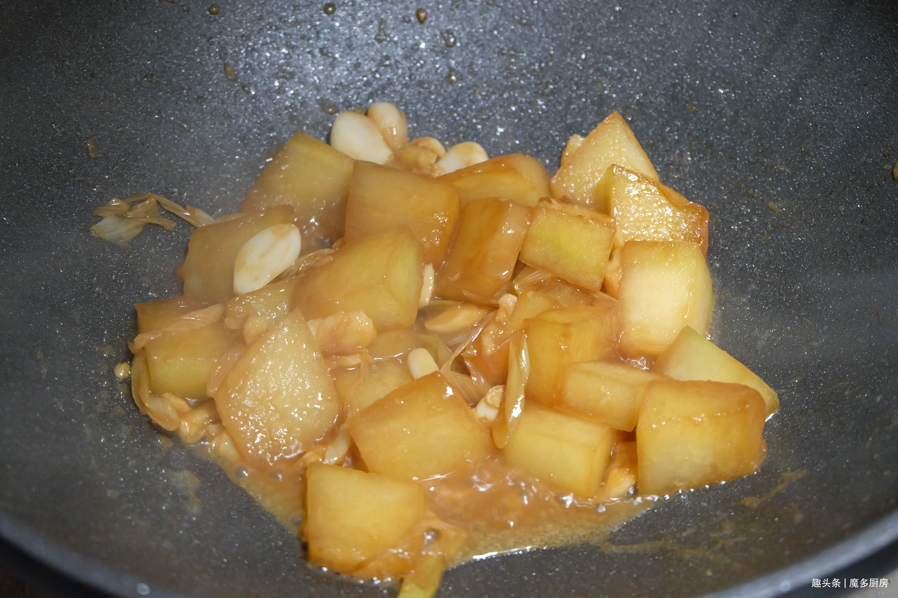 全职妈妈准点做晚餐，20分钟做出一桌家常饭菜，营养健康味道香