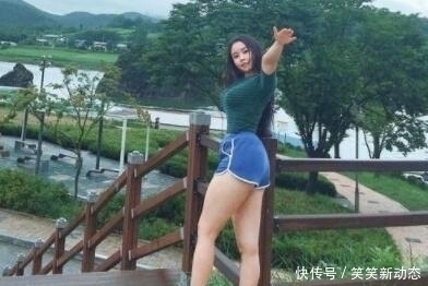  有型|美女街拍：修身有型的美女，展现靓丽的身姿