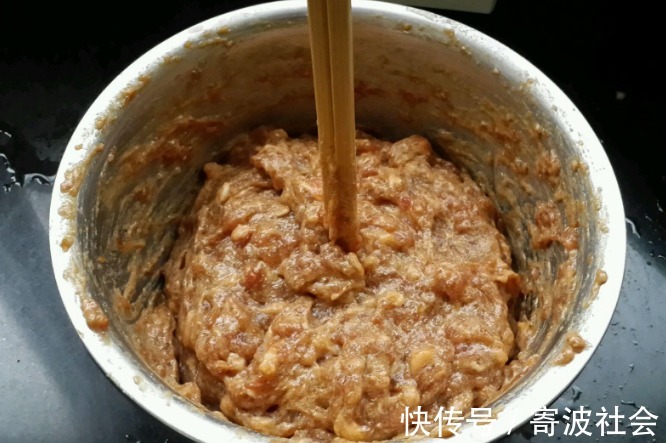 包子|调肉馅有窍门,多加“一水一油”,鲜嫩香味足,包饺子包子都好吃