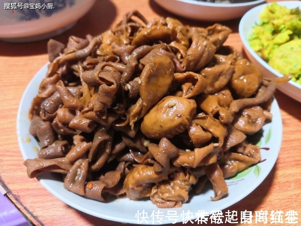 一家三口自驾回内蒙，第一餐8道菜，朋友：胖五斤再回来