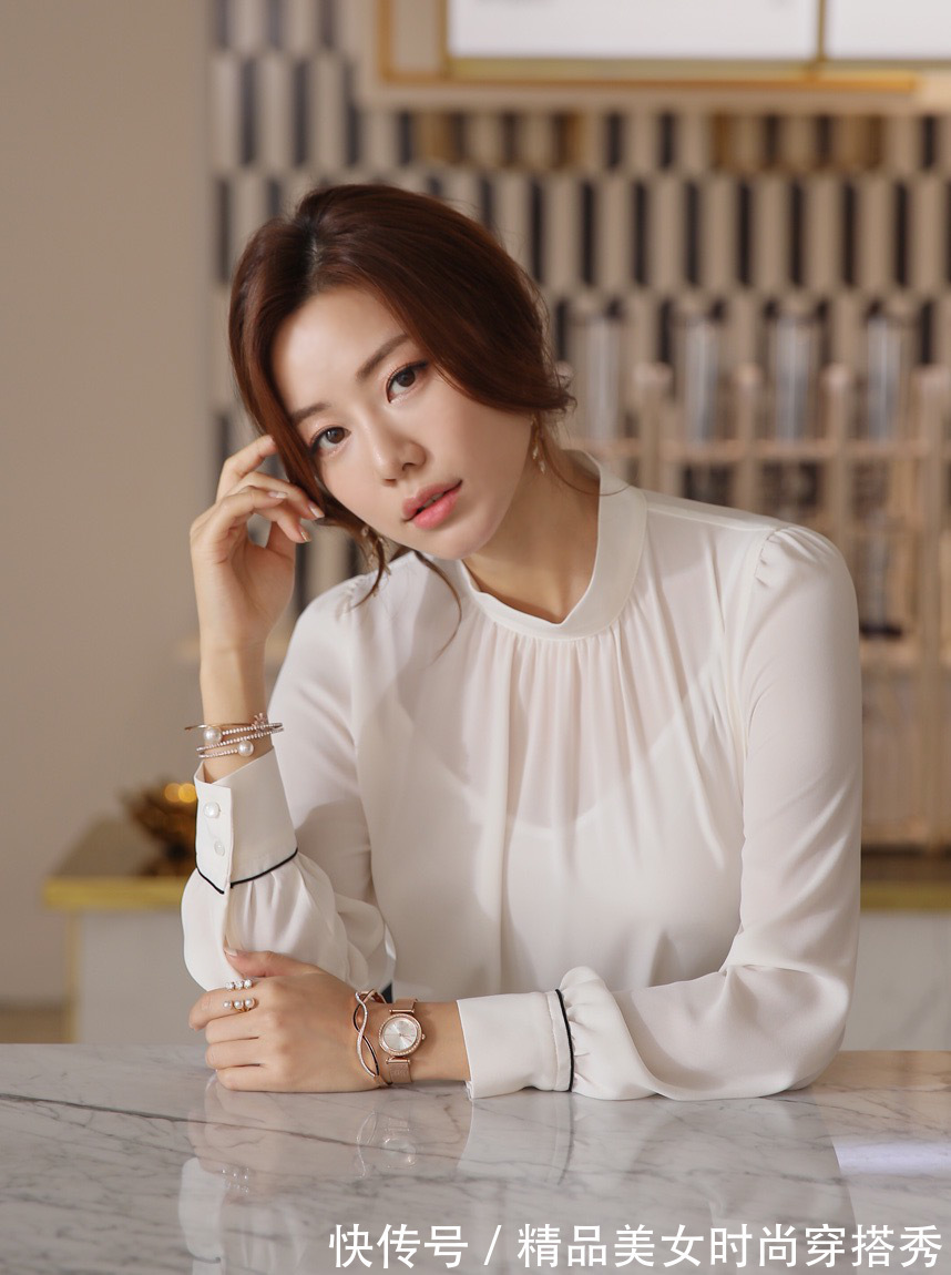 高跟鞋 白衬衫搭配黑色西裤,韩式温柔知性穿搭