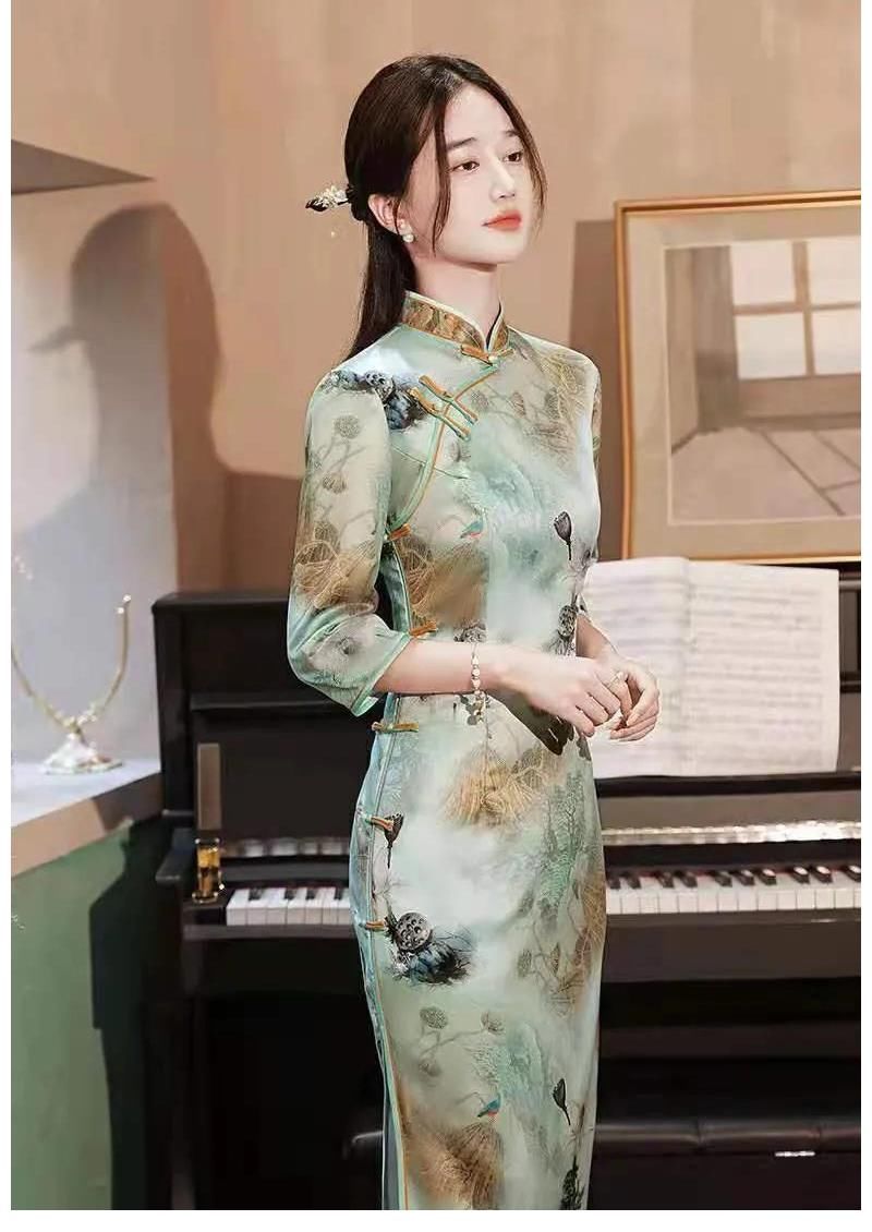 姿态|妩媚的旗袍,离不开优雅的姿态,内外兼具步履自然尽显女性风采!