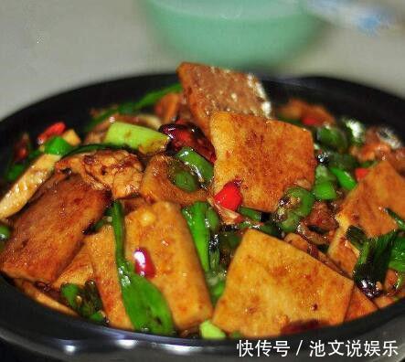 下饭|周末家里来客人了,妈妈做家常菜,不必饭店好吃很下饭美味