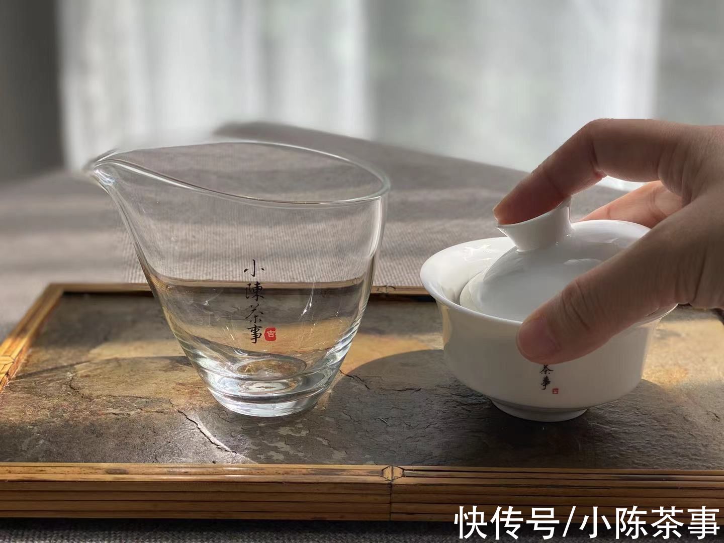 泡茶|从盖碗到品茗杯，玻璃、粗陶、白瓷，谁才是适用茶具的方式呢？