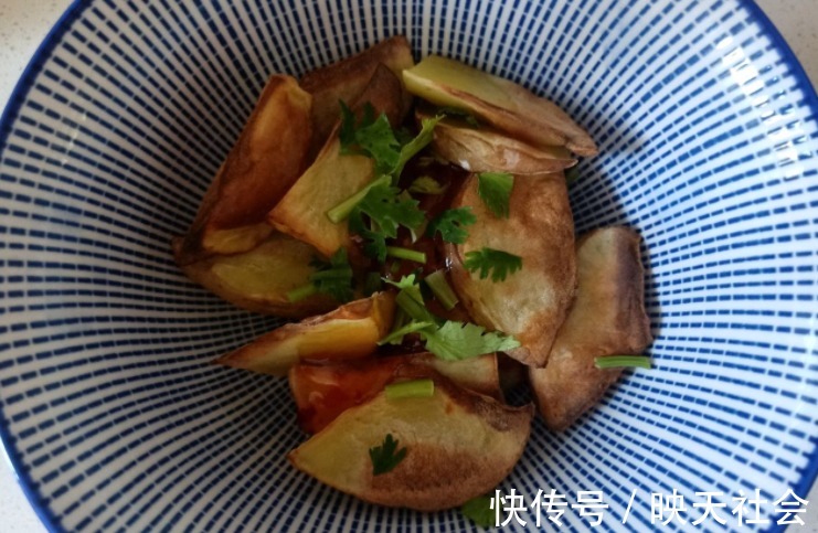 孩子|土豆的新吃法，上桌就被抢光，外酥里软，孩子很喜欢