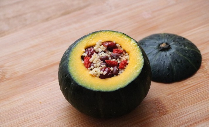 入秋后，南瓜和小米是绝配，我家每周吃2次，越来越有精气神！