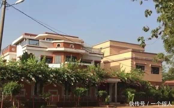 我在非洲的苦逼生活,替老板管黑人,一斤青菜卖40元,牛肉卖8块