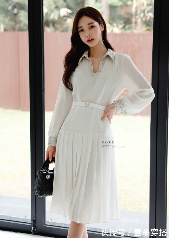 贝加莫雪穗|女神孙允珠高清时尚搭配:贝加莫雪穗晶莹飘绢百褶长裙