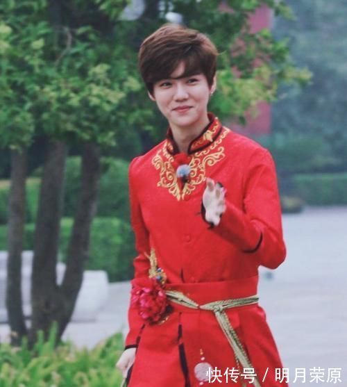 回国发展|鹿晗第一次上跑男害羞,周震南第一次上跑男掉发,看到成毅:让人心动!