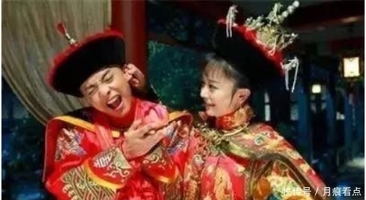 新娘出一上联“夜袭娘子关,美人受惊”,下联真是太经典了