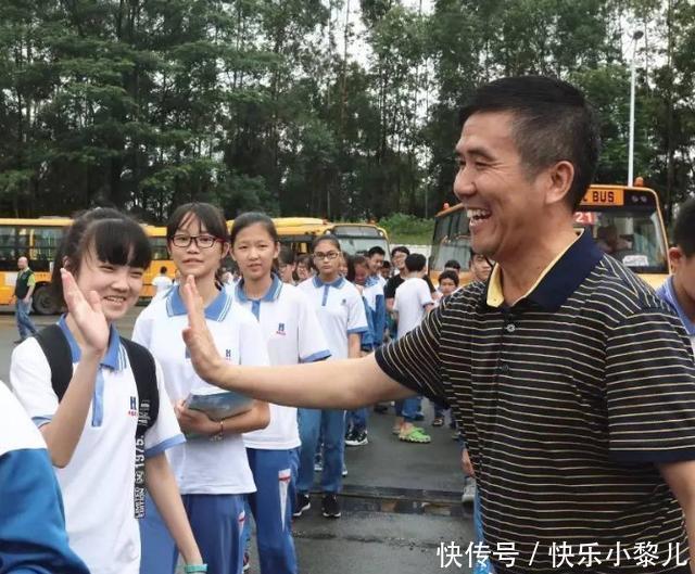 女儿|妈妈半夜起床,发现15岁女儿偷看色情片,隔天的做法让人称赞