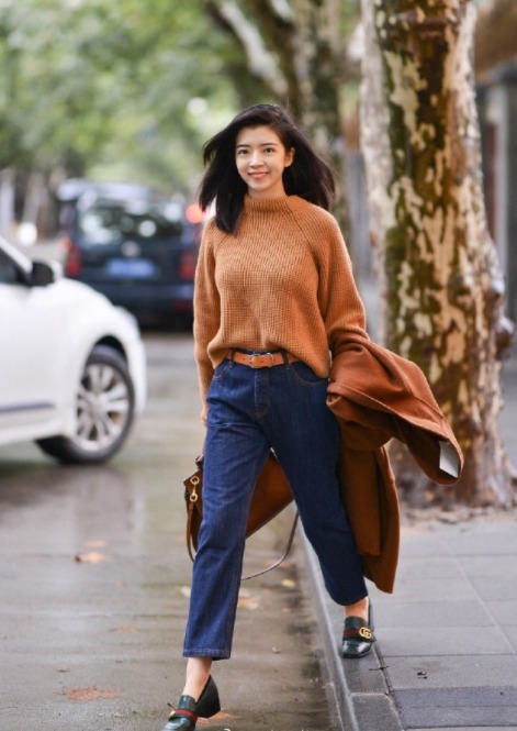 下半身 突然火了一种穿法叫“牛仔裤+乐福鞋”,时髦显瘦有气场,谁穿谁美