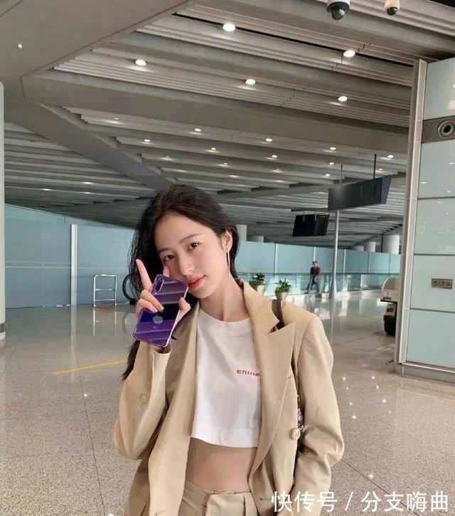 臃肿 秋冬极简穿搭示范，让你气场颜值两俱备，甩掉臃肿感！