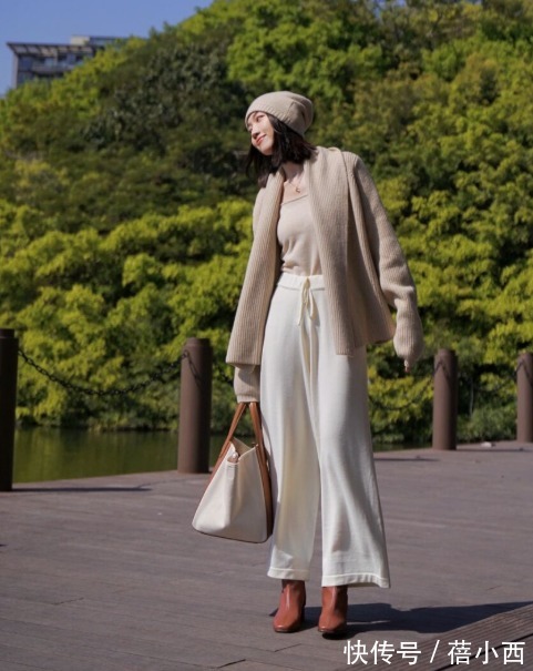 百搭 早春最chic的穿搭法!“毛衣+阔腿裤or西装”,简约百搭且不挑人