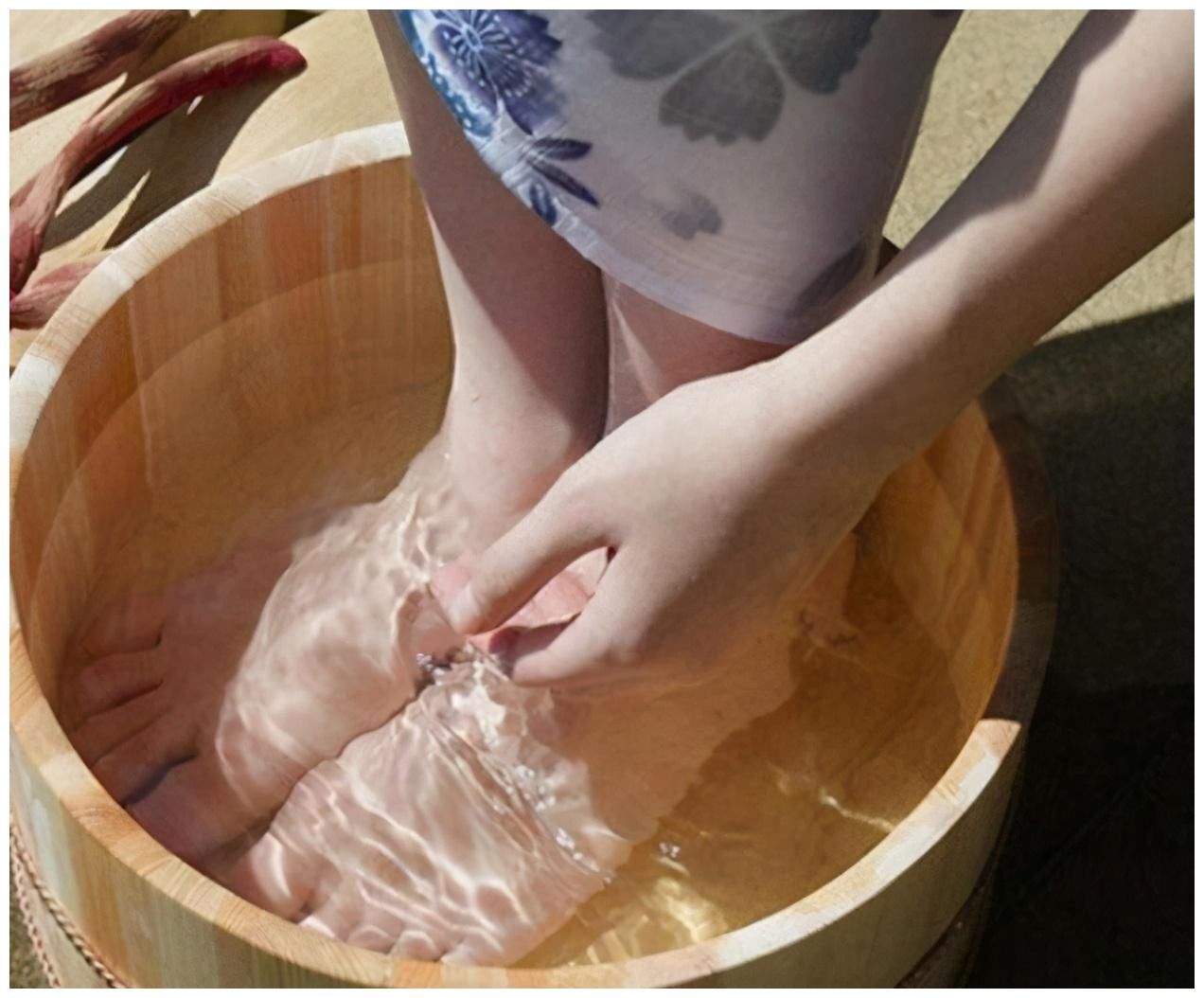 泡脚|艾叶泡脚有哪些好处？这4种好处还有很多人不知道！