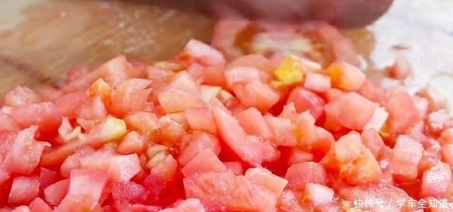 番茄|西红柿别再炒着吃了,大厨教你新吃法,1次5斤不够吃,开胃又解馋