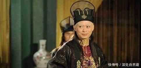 抚养|老人说自己被太监抚养大,拿出来一件宝贝,专家说这是溥仪用的!