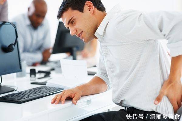 黑色食物|肾功能“不强”的男人，身体3处常会“汗如雨下”，希望你一个不占