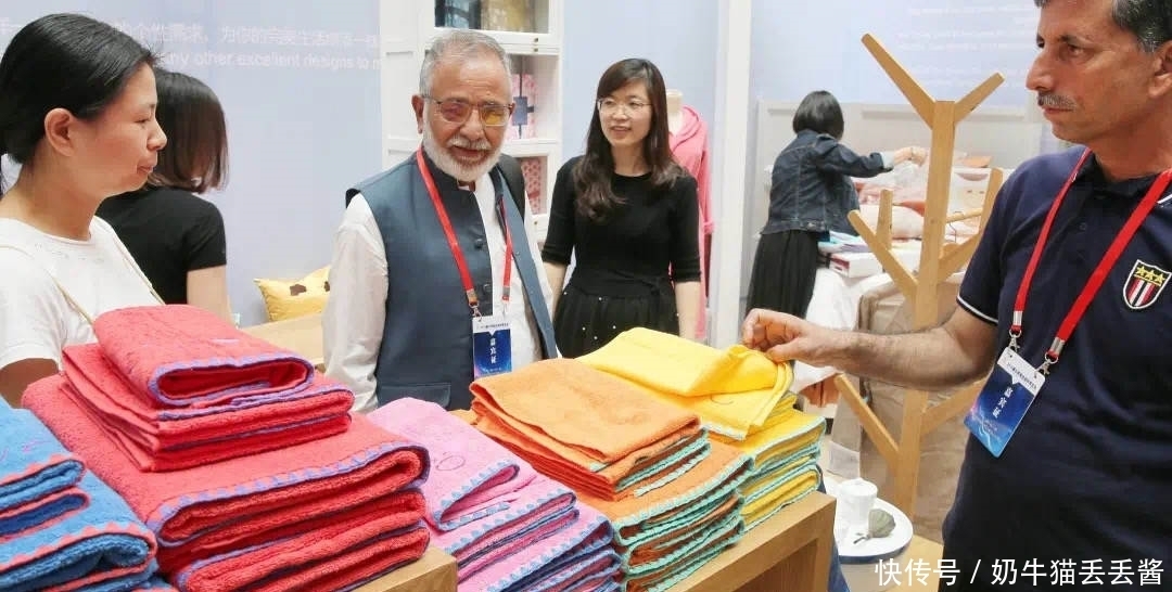 国外市场|穷小子把女装卖给外国人，年入700亿，闷声赚大钱，硬刚亚马逊！