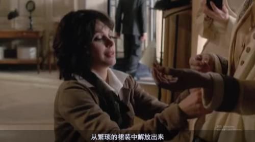 从乡下丫头，到时尚教母，香奈儿是怎么做到的？